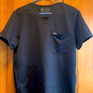 Figs Mens chisec three pocket scrub top